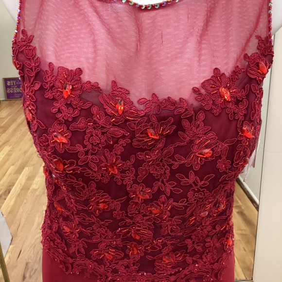 Mother of the Bride or Mother of the Groom gown - Picture 2 of 5